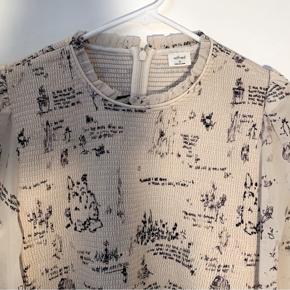 Aritzia wilfred tempest blouse Nature Illustrated Smocked Crop Top - Picture 2 of 9